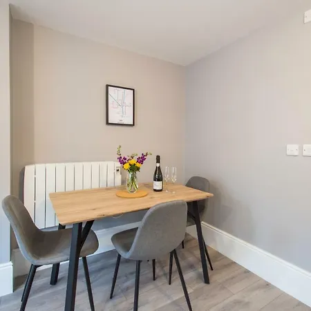 Apartment One Moorgate View *
